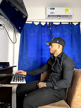 Kylian Alessandro online show from 11/14/25, 04:28