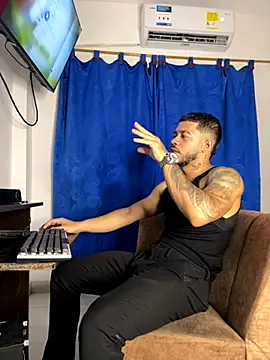 Kylian Alessandro online show from 11/15/25, 04:32