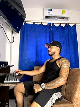 Kylian Alessandro online show from 11/15/25, 07:10