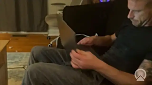 Snapshot of jackieboy220 chatting on 10/21/25, 08:37 jackieboy220 online show from 10/21/25, 08:37