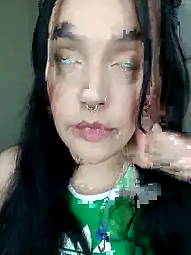 ravendeluxe online show from 10/28/25, 03:58