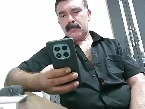 meroglu45 online show from 10/17/25, 07:05