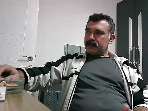 meroglu45 online show from 10/18/25, 05:03