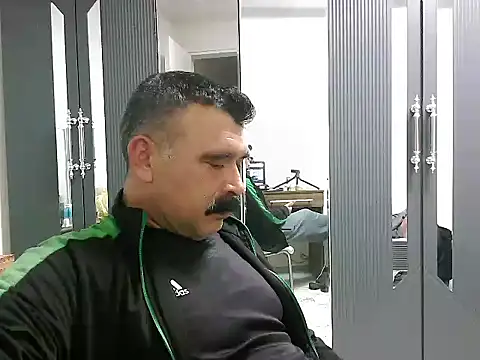 meroglu45 online show from 10/21/25, 05:13