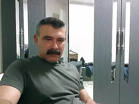 meroglu45 online show from 10/28/25, 05:26