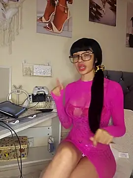 Snapshot of LucyMiax chatting on 11/28/25, 06:32 LucyMiax online show from 11/28/25, 06:32