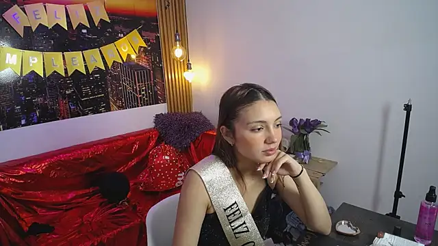 Snapshot of Arianaa_Toro chatting on 10/17/25, 02:19 Arianaa Toro online show from 10/17/25, 02:19