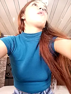 Snapshot of Arianaa_Toro chatting on 10/27/25, 02:21 Arianaa Toro online show from 10/27/25, 02:21