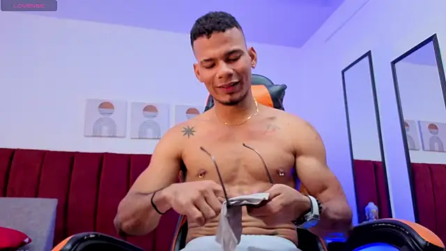 DaamonSlader  online show from 10/25/25, 08:14