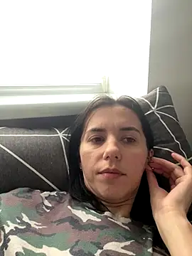 oliviya mur online show from 11/12/25, 07:53