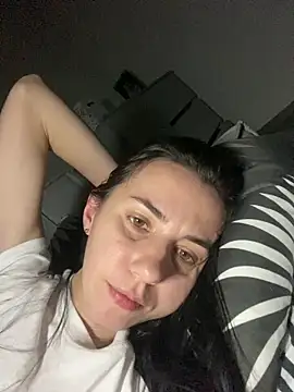 oliviya mur online show from 11/25/25, 10:54