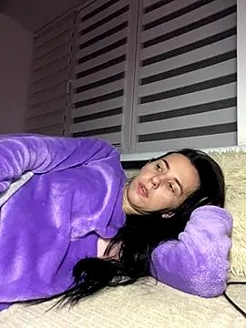 oliviya mur online show from 11/29/25, 05:49