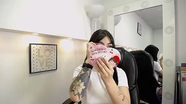 Grace Velle online show from 10/23/25, 08:29