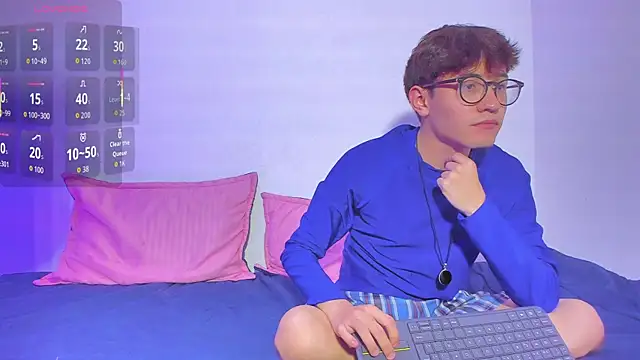 Snapshot of dani_angel_dark chatting on 11/22/25, 12:42 dani angel dark online show from 11/22/25, 12:42