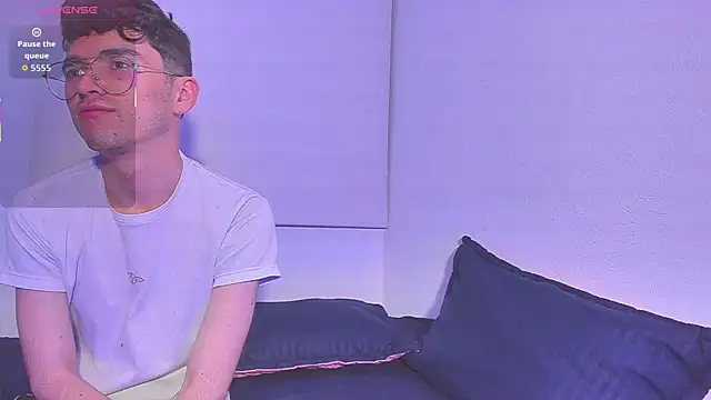 Snapshot of dani_angel_dark chatting on 11/24/25, 12:43 dani angel dark online show from 11/24/25, 12:43