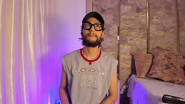 Liam Samderz online show from 10/28/25, 11:47