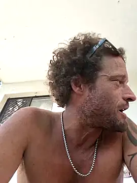 Snapshot of shainnfk chatting on 10/20/25, 06:36 shainnfk online show from 10/20/25, 06:36