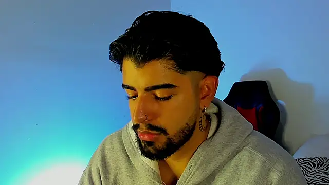 maximo black  online show from 10/20/25, 10:10