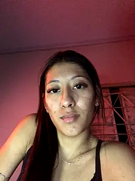 Snapshot of santosz83 chatting on 10/29/25, 04:26 santosz83 online show from 10/29/25, 04:26