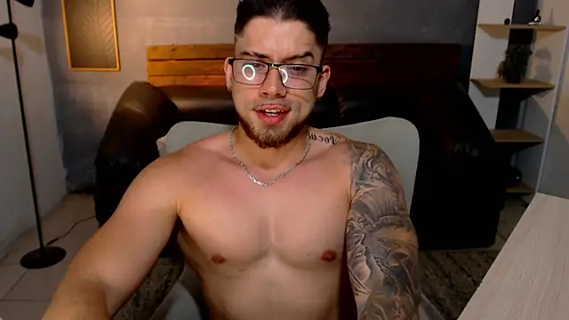 Mike montoya01 online show from 06/26/26, 03:22