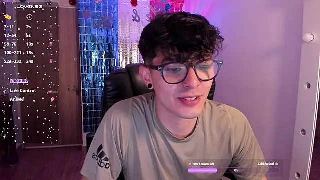 Mikeyvioleta  online show from 07/29/26, 08:01