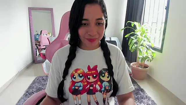 Snapshot of Kruela chatting on 10/30/25, 02:07 Kruela online show from 10/30/25, 02:07