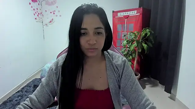 Snapshot of Kruela chatting on 11/12/25, 12:44 Kruela online show from 11/12/25, 12:44