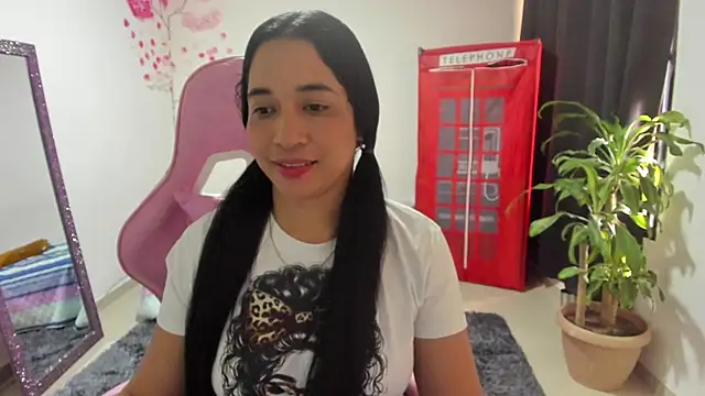 Snapshot of Kruela chatting on 11/20/25, 01:11 Kruela online show from 11/20/25, 01:11