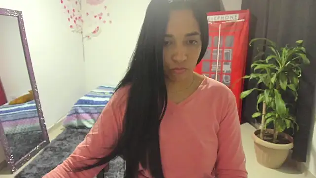 Snapshot of Kruela chatting on 11/21/25, 01:15 Kruela online show from 11/21/25, 01:15