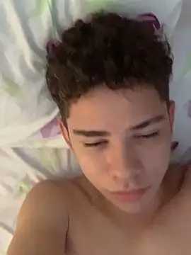 Snapshot of Leo_TheGod chatting on 10/20/25, 07:47 Leo TheGod online show from 10/20/25, 07:47