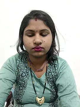 Snapshot of DESHI-BHAVI chatting on 10/16/25, 04:35 DESHI-BHAVI online show from 10/16/25, 04:35