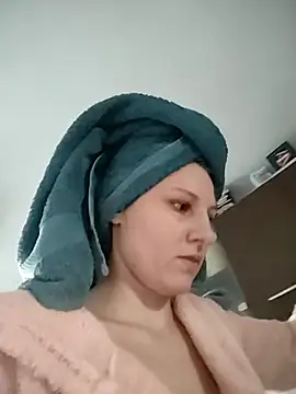 SandyCassie online show from 10/30/25, 06:37