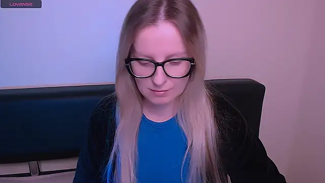 AllaLeomz online show from 11/05/25, 08:03