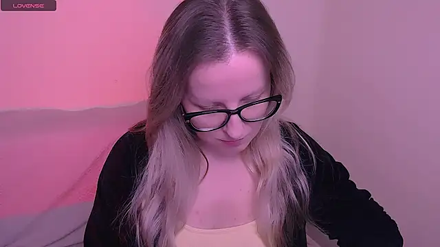 AllaLeomz online show from 11/11/25, 08:03