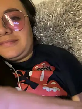 Snapshot of antoniamiller69 chatting on 11/05/25, 02:00 antoniamiller69 online show from 11/05/25, 02:00