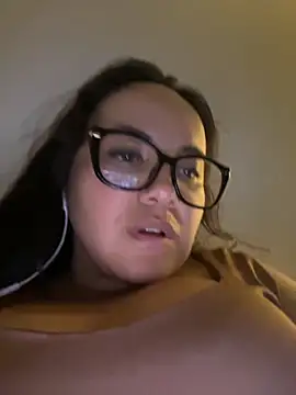 Snapshot of antoniamiller69 chatting on 11/17/25, 03:23 antoniamiller69 online show from 11/17/25, 03:23