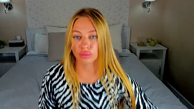 Snapshot of neighbour_sex chatting on 12/04/25, 06:55 neighbour sex online show from 12/04/25, 06:55