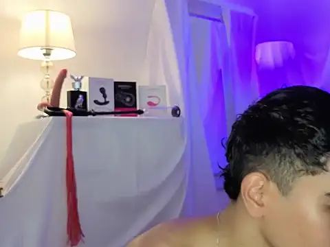 Snapshot of Yamilk101 chatting on 11/08/25, 10:30 Yamilk101 online show from 11/08/25, 10:30