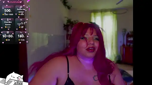 FullSizeQueen online show from 10/26/25, 09:37