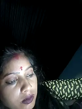 Snapshot of Ragni_bhargav chatting on 10/24/25, 04:03 Ragni bhargav online show from 10/24/25, 04:03
