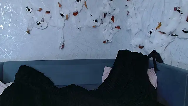 evaa here  online show from 10/31/25, 10:55