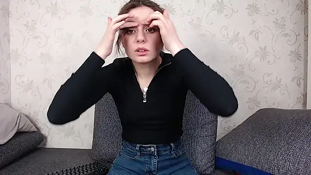 Snapshot of evaa_here_ chatting on 03/07/26, 08:00 evaa here online show from 03/07/26, 08:00