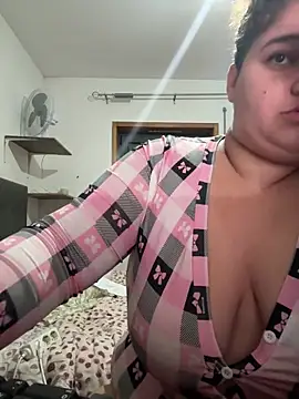 menina coimbrinha online show from 11/11/25, 11:27