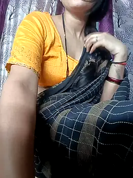 Snapshot of diksha--s chatting on 10/31/25, 08:59 diksha--s online show from 10/31/25, 08:59