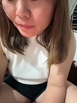 Snapshot of panda-bae chatting on 11/04/25, 12:59 panda-bae online show from 11/04/25, 12:59