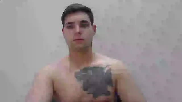 Snapshot of Zure-xxx chatting on 05/29/26, 01:58 Zure-xxx online show from 05/29/26, 01:58