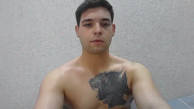 Snapshot of Zure-xxx chatting on 06/05/26, 02:07 Zure-xxx online show from 06/05/26, 02:07