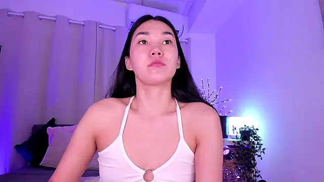 Divine Madeleine online show from 06/29/26, 06:08