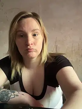 Andrea h15 online show from 10/15/25, 01:44