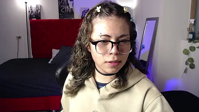 Snapshot of Insomniia_ chatting on 10/27/25, 01:15 Insomniia  online show from 10/27/25, 01:15